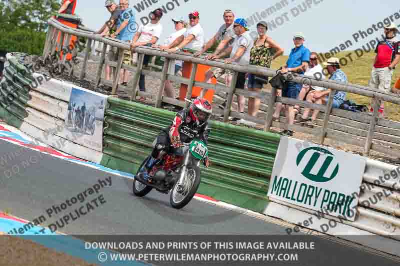 Vintage motorcycle club;eventdigitalimages;mallory park;mallory park trackday photographs;no limits trackdays;peter wileman photography;trackday digital images;trackday photos;vmcc festival 1000 bikes photographs